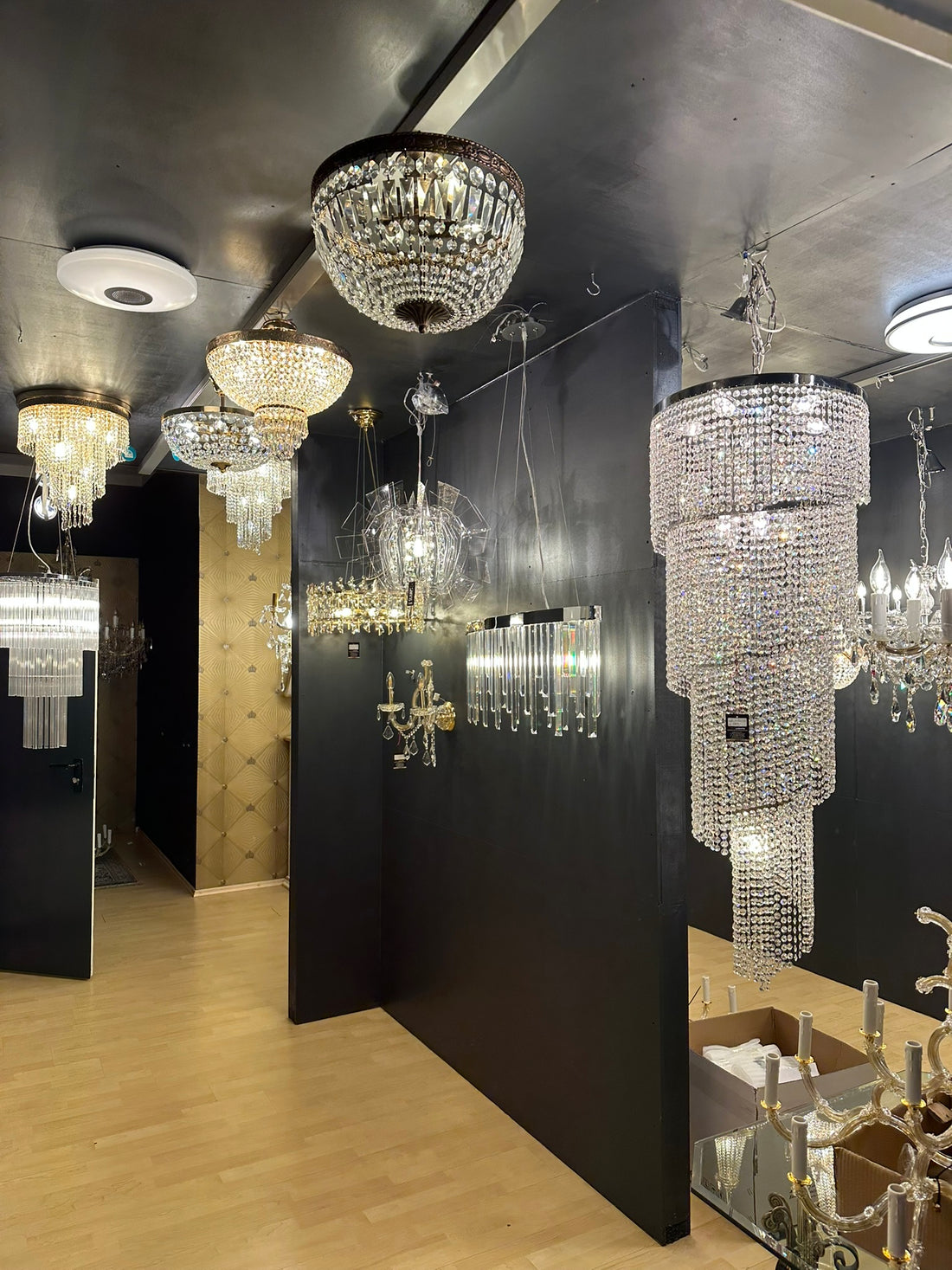 luxus kronleuchter showroom