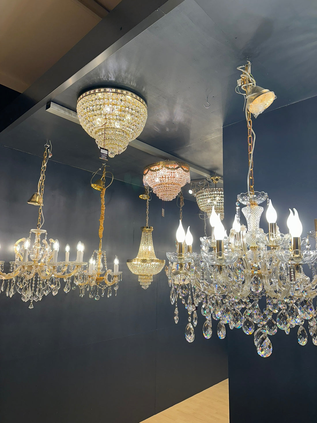 luxus kronleuchter showroom