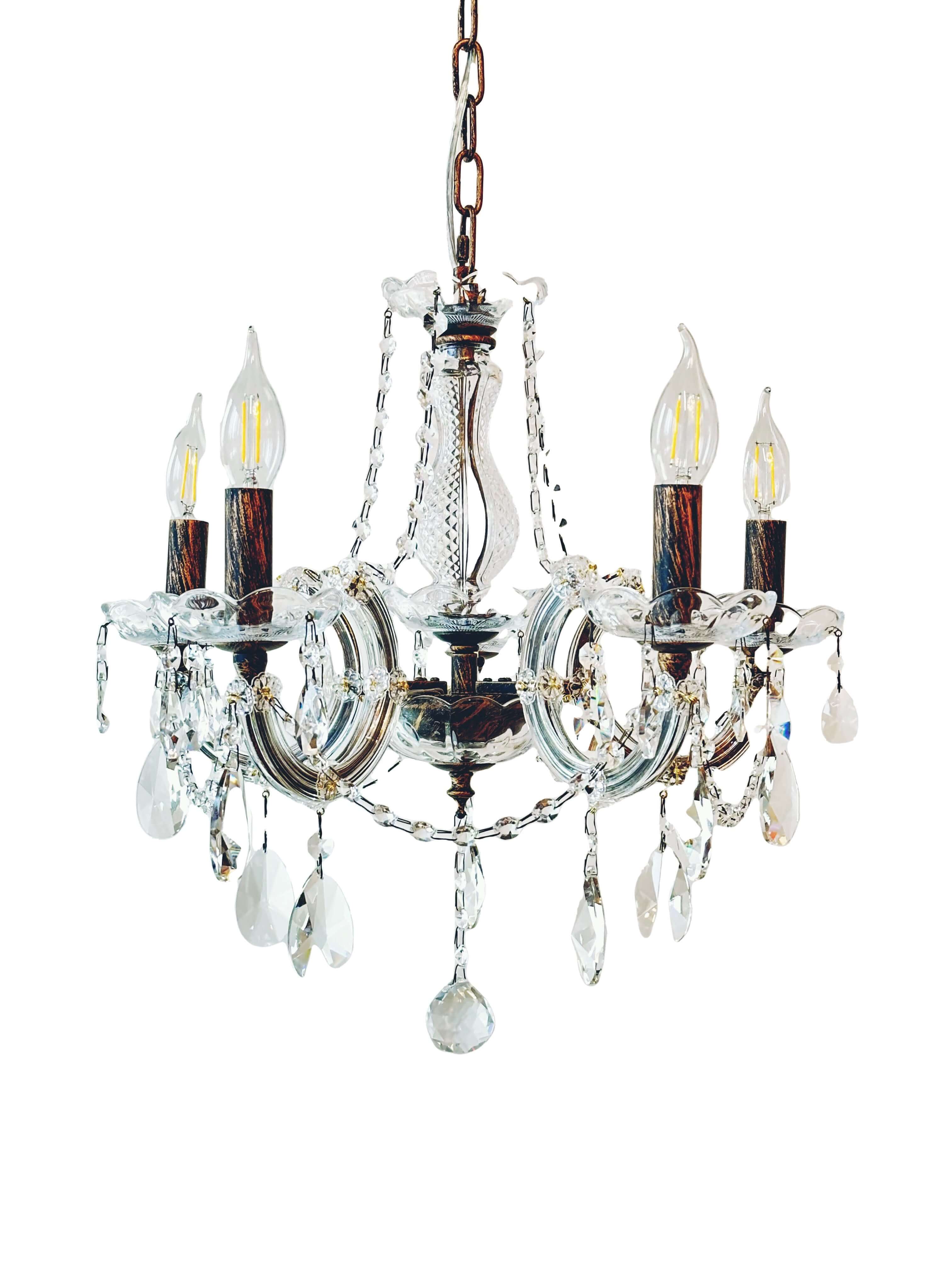 Antike Kristall Kronleuchter mit 5 Leuchten, funkelnden Bleikristallen, Ø48cm, ideal für klassisches Interieur, dimmbar, elegantes Design.