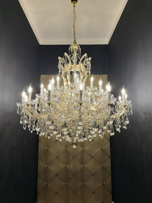 Luxus Kronleuchter Maria Theresia in Gold mit Kristallglas, Ø120cm, 15+10+5+1 Leuchten, dimmbar.