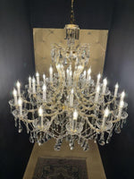 LUXUS KRONLEUCHTER Gold Maria Theresia Ø120cm mit 31 Leuchten und funkelndem Kristallglas.