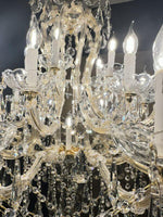 Luxus Kronleuchter mit Kristallglas und Dimmfunktion, Ø120cm, elegante Beleuchtung für jeden Raum.