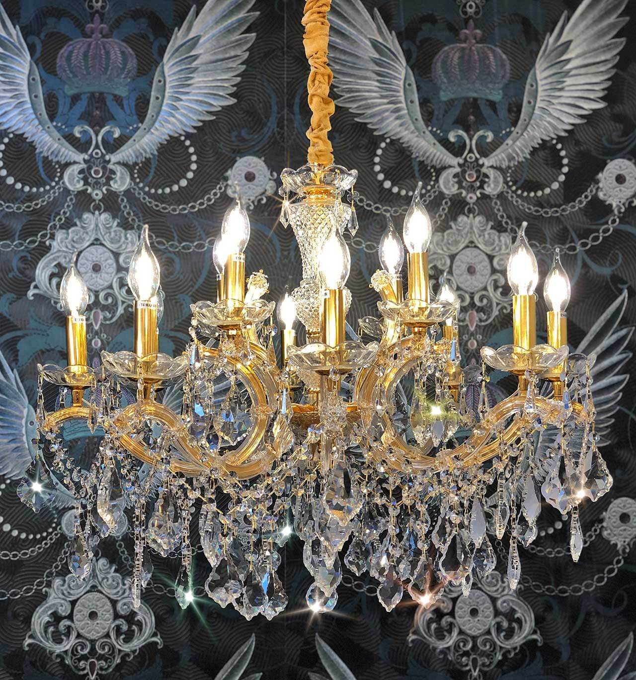 Kristall Kronleuchter mit 12 goldenen Leuchten, Glas-Armen, Ø72cm, Maria Theresia Design, dekorativer Hintergrund