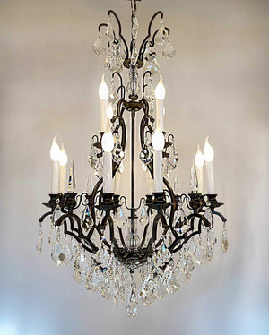 Antiker Kristall Kronleuchter PARIS aus Eisen mit 12 dimmbaren Leuchten und funkelnden Kristallen, Ø66cm, antikes Design.
