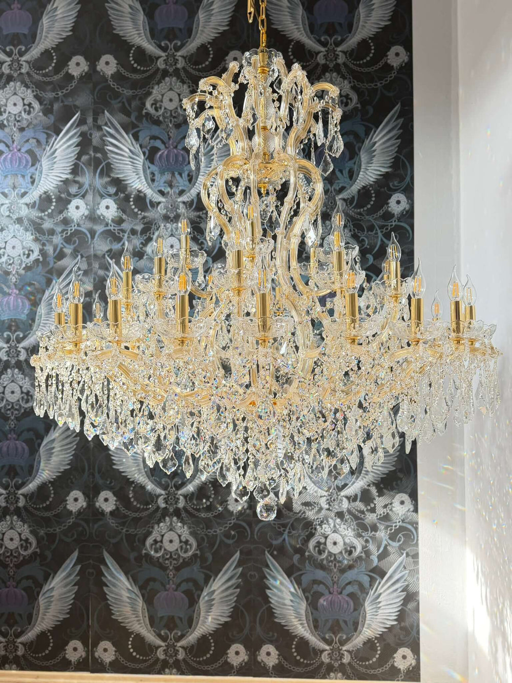 rießiger kronleuchter detail