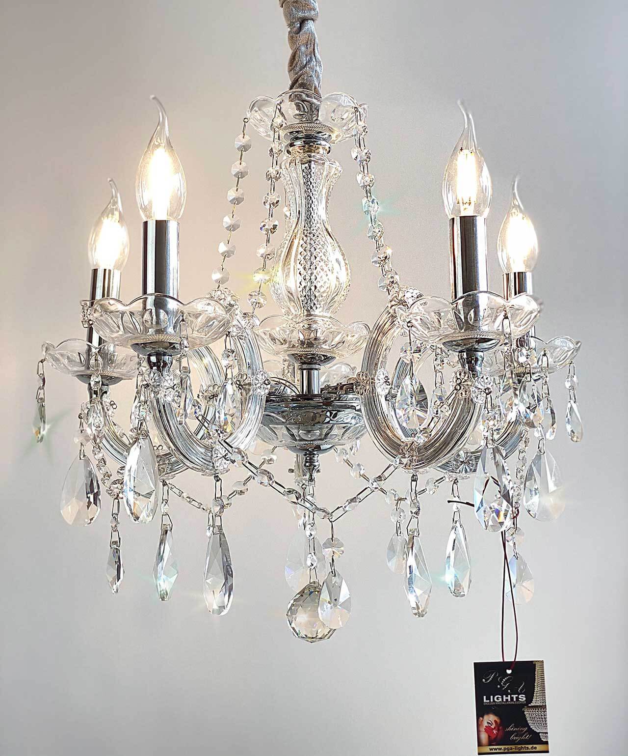 Kristall Kronleuchter Ø48cm mit 5 dimmbaren Leuchten und funkelnden Bleikristallen, perfektes luxuriöses Design aus Chrom und Glas.