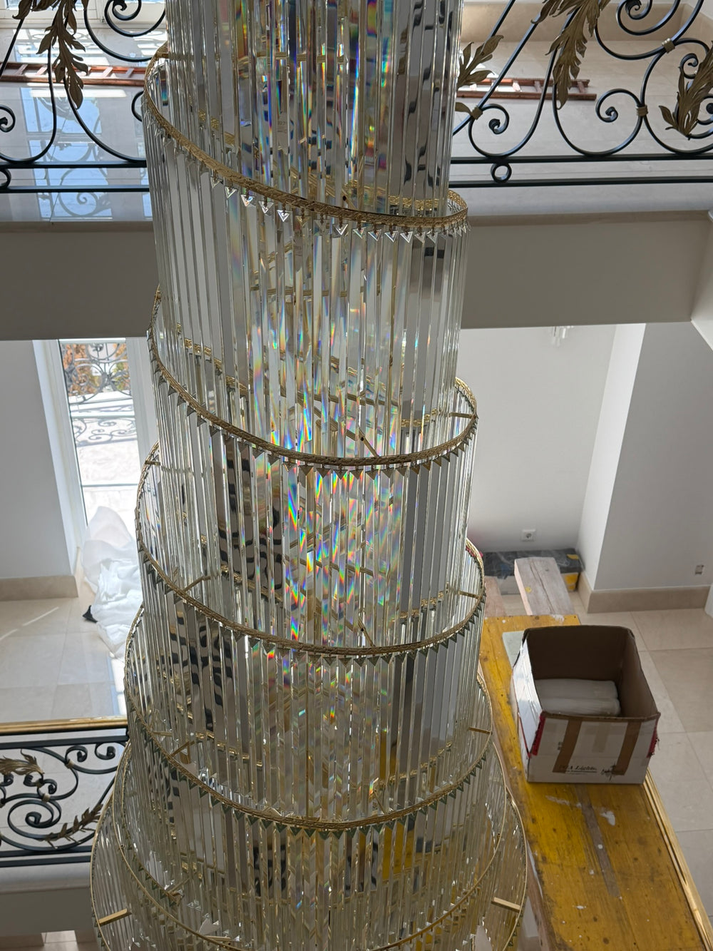 Kristall Hängeleuchte TWISTER Spiralelleuchte für Hotel - Treppenhaus - Galerie Durchmesser 100cm Höhe 560cm