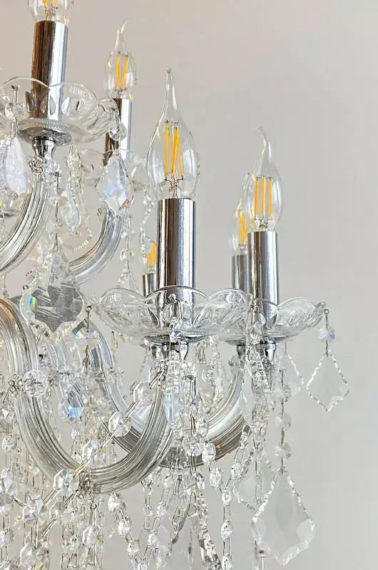 Kristall Kronleuchter mit funkelnden Bleikristallen und Chromelementen, 18 Leuchten, Maria Theresia Design, Ø77cm, elegant und dimmbar.