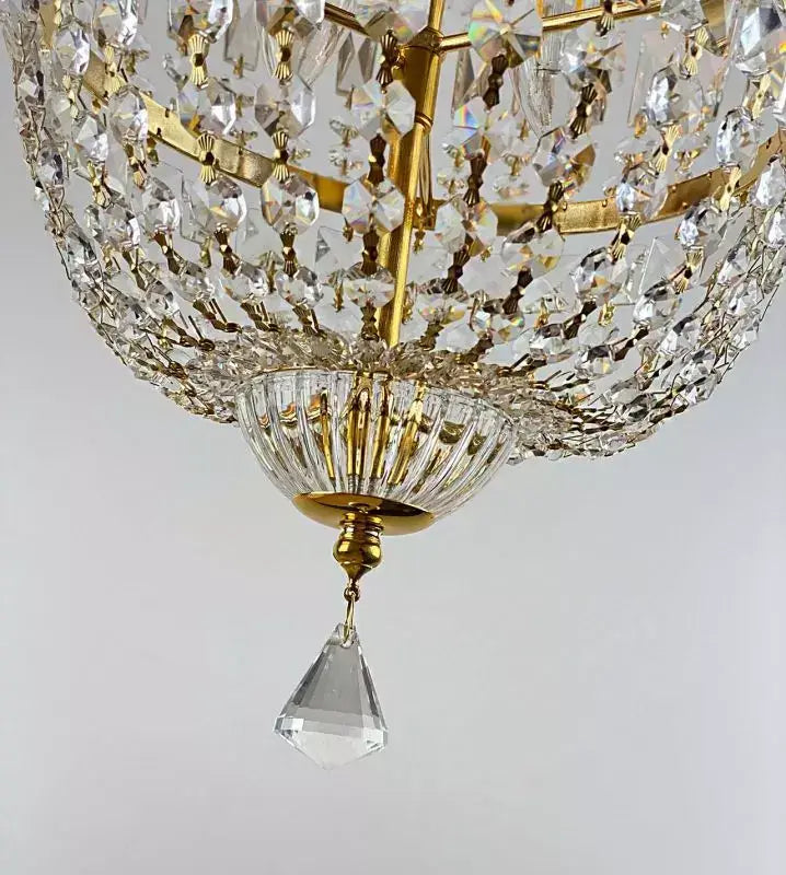 Impero Korblüster Settat lamp with 24kt gold, Ø40cm diameter, featuring cut crystals and dimmable lighting, luxury chandelier detail.