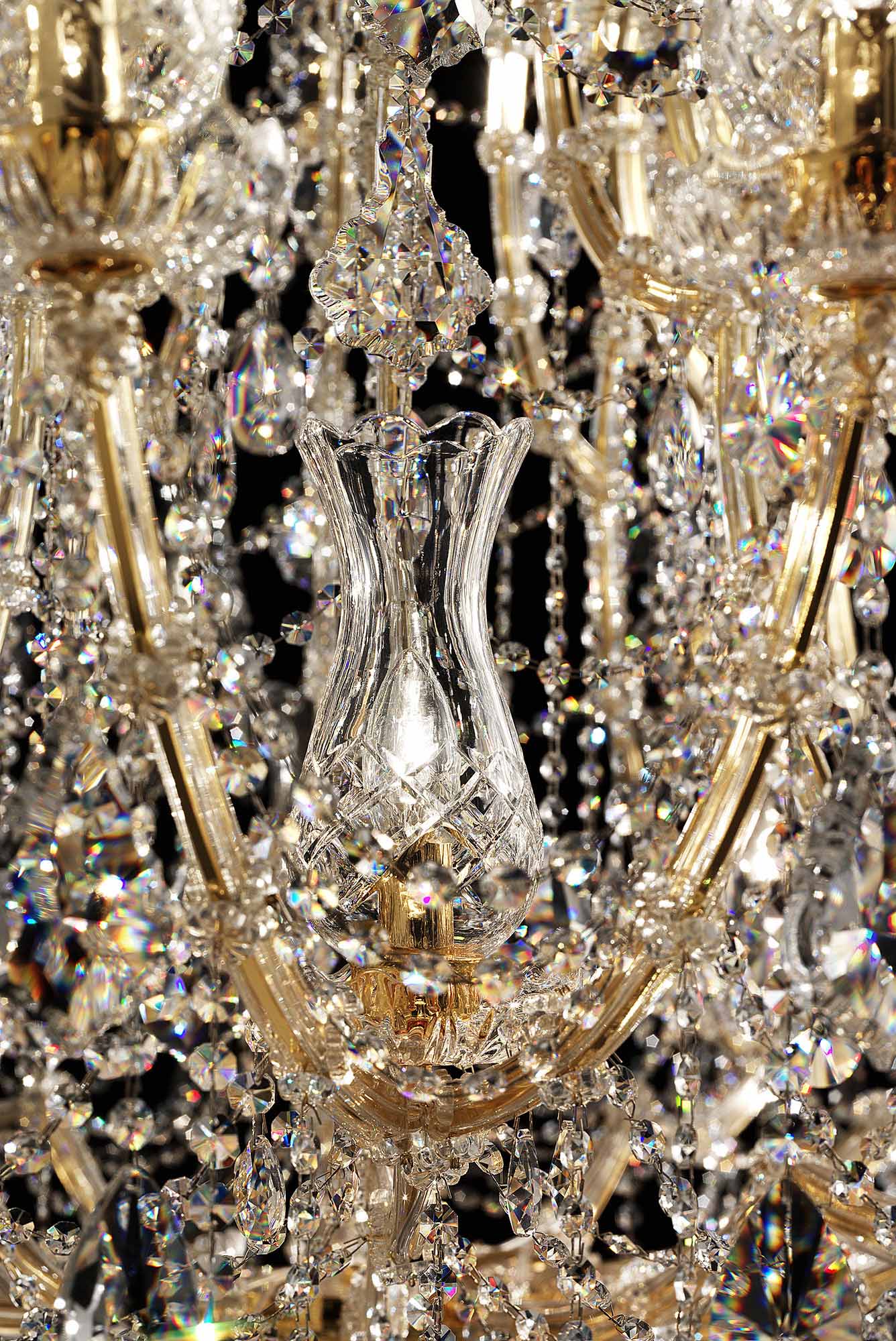 Masiero Maria Theresa Kronleuchter Groß Ø210cm 56Leuchten mit funkelnden Kristallen 