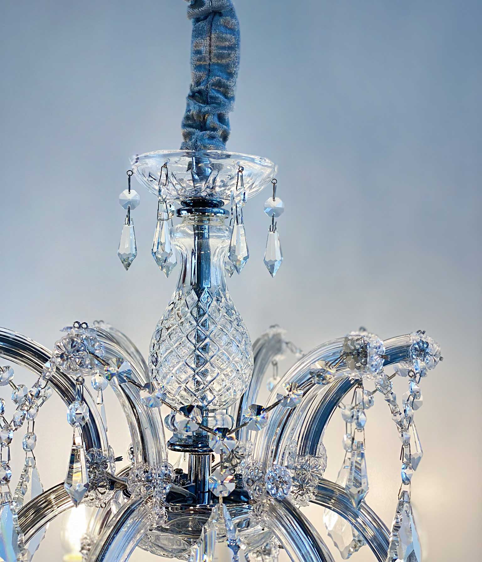 Kristall Kronleuchter Mozart Silber Ø80cm 12 Leuchten Arme mit Kristallglas ummantelt